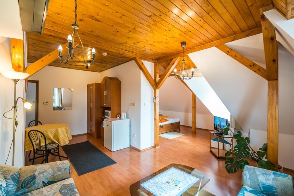 Szent Kristof Panzio Bed & Breakfast Esztergom Exterior photo