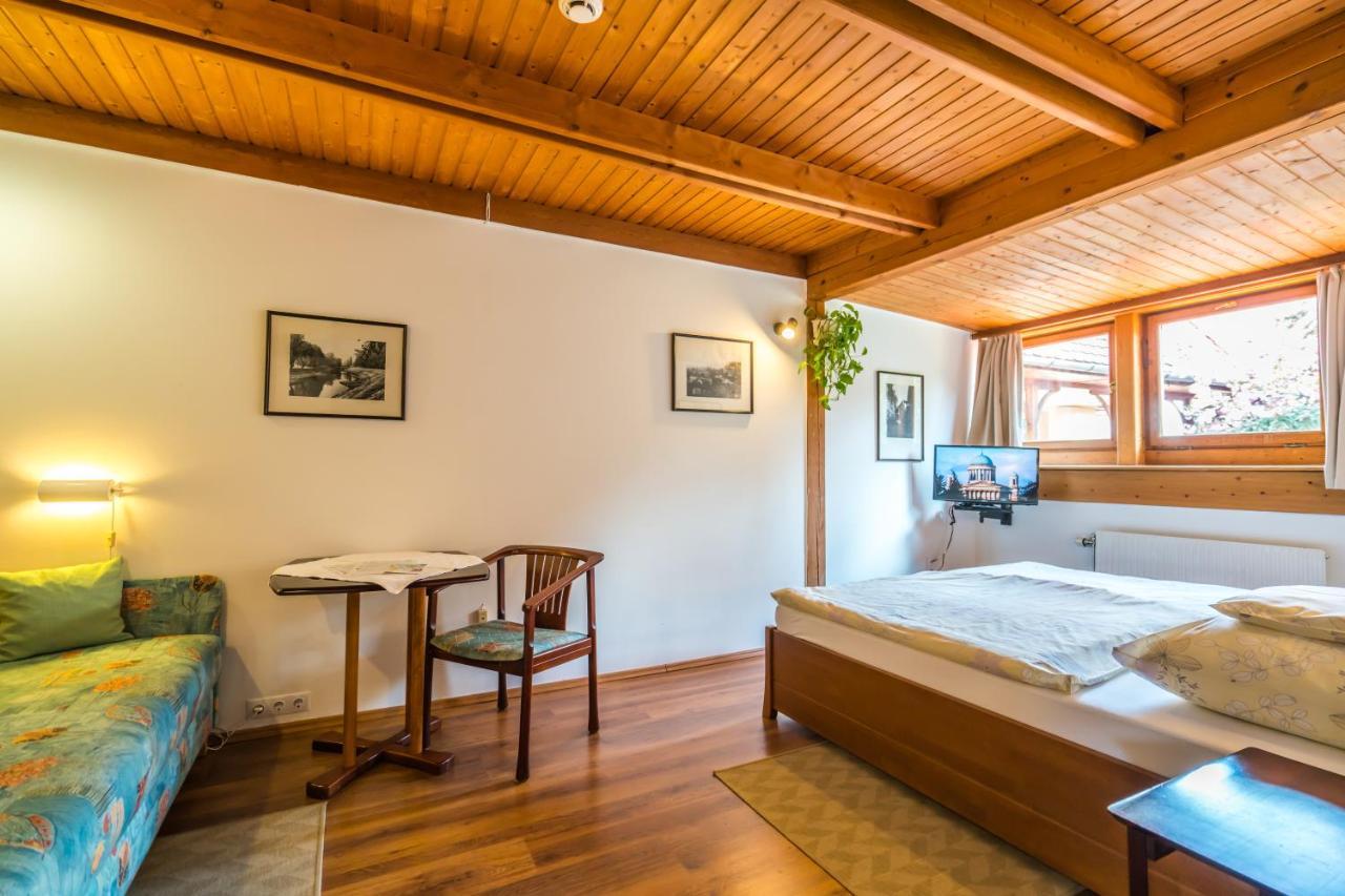 Szent Kristof Panzio Bed & Breakfast Esztergom Exterior photo
