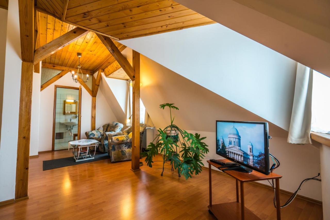 Szent Kristof Panzio Bed & Breakfast Esztergom Exterior photo